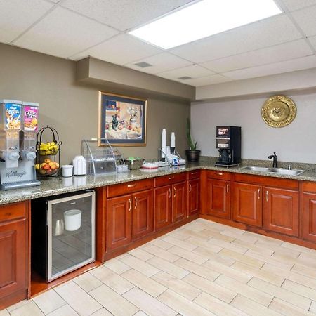 Super 8 By Wyndham Shepherdsville - Louisville South I65 Экстерьер фото