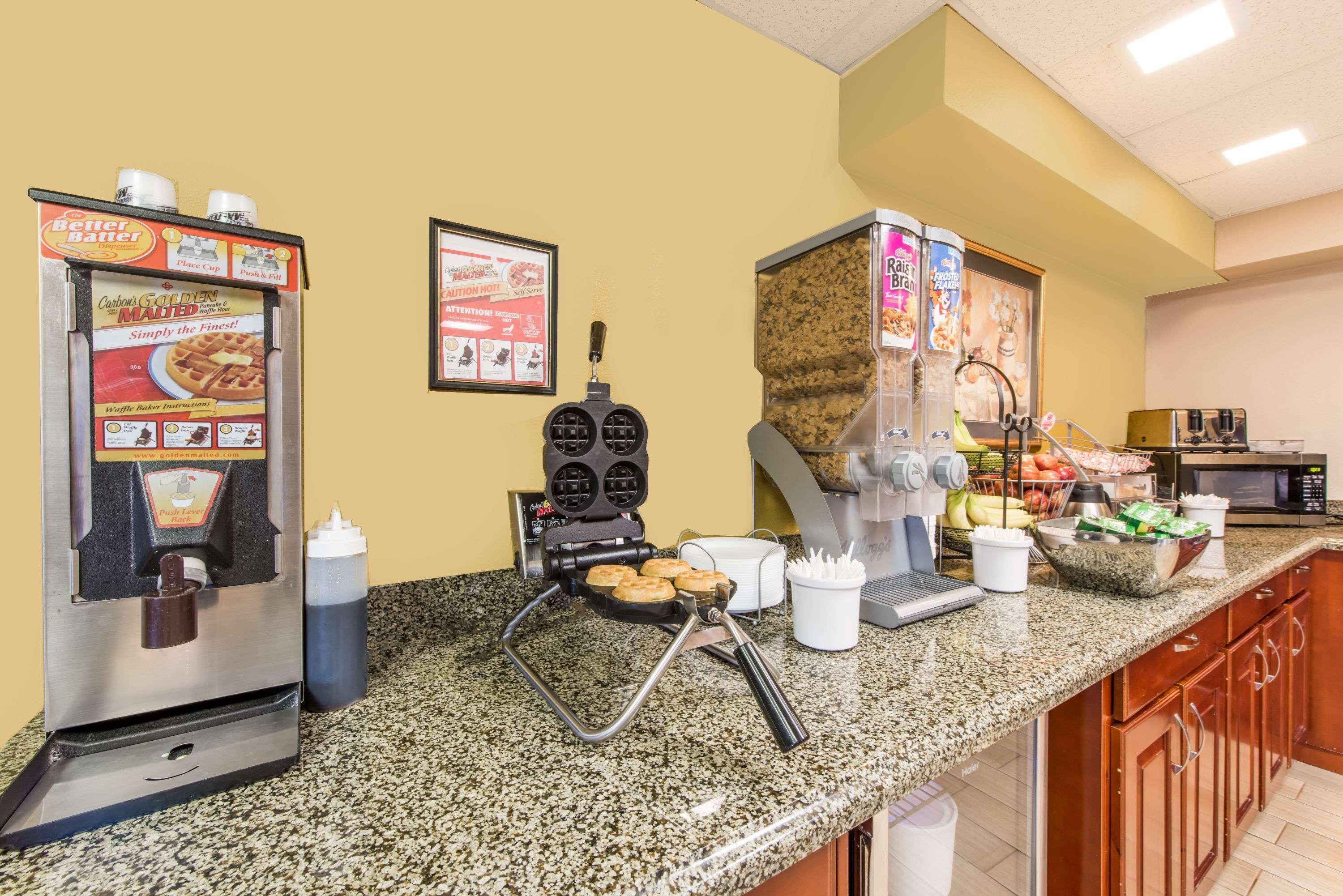 Super 8 By Wyndham Shepherdsville - Louisville South I65 Экстерьер фото