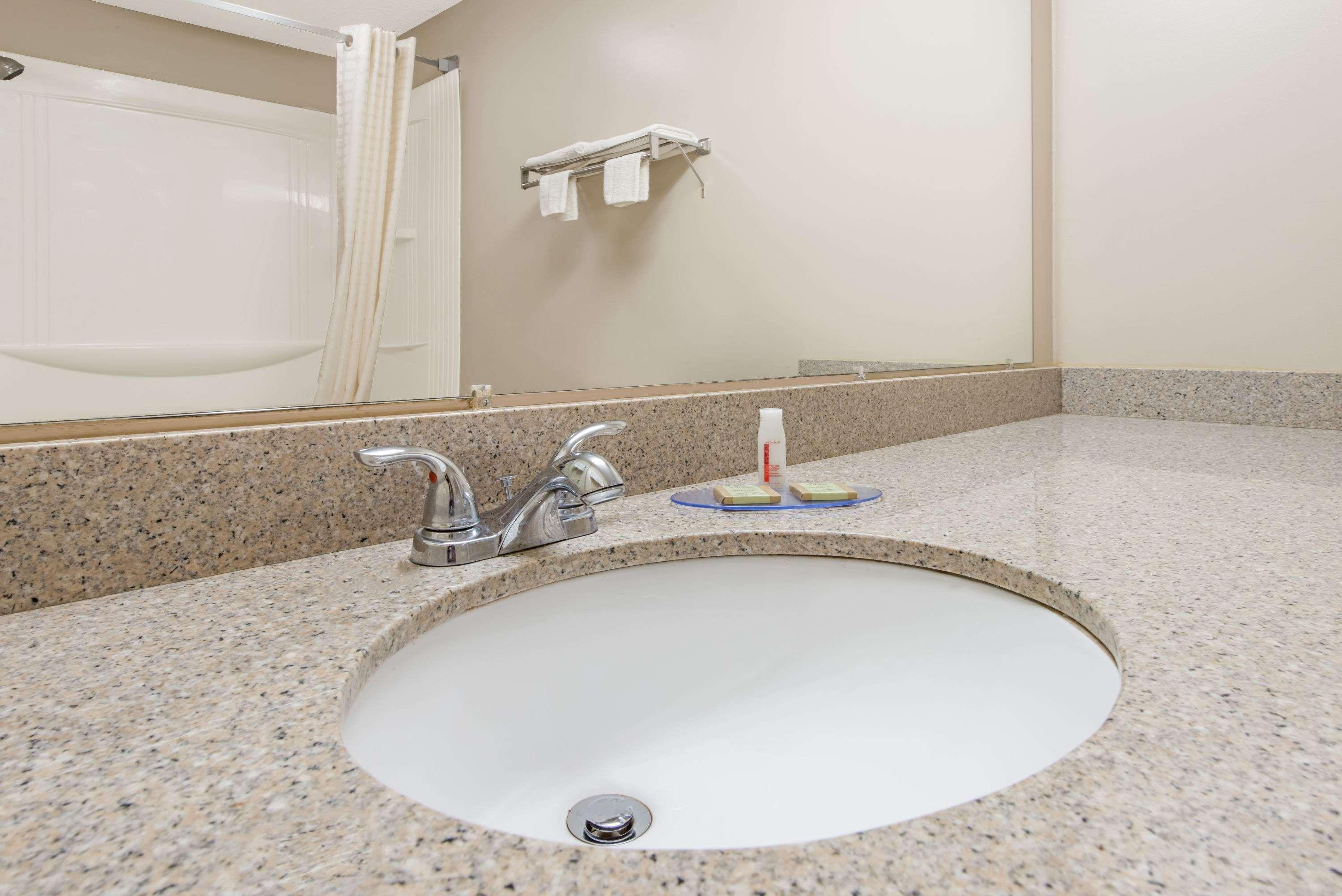Super 8 By Wyndham Shepherdsville - Louisville South I65 Экстерьер фото