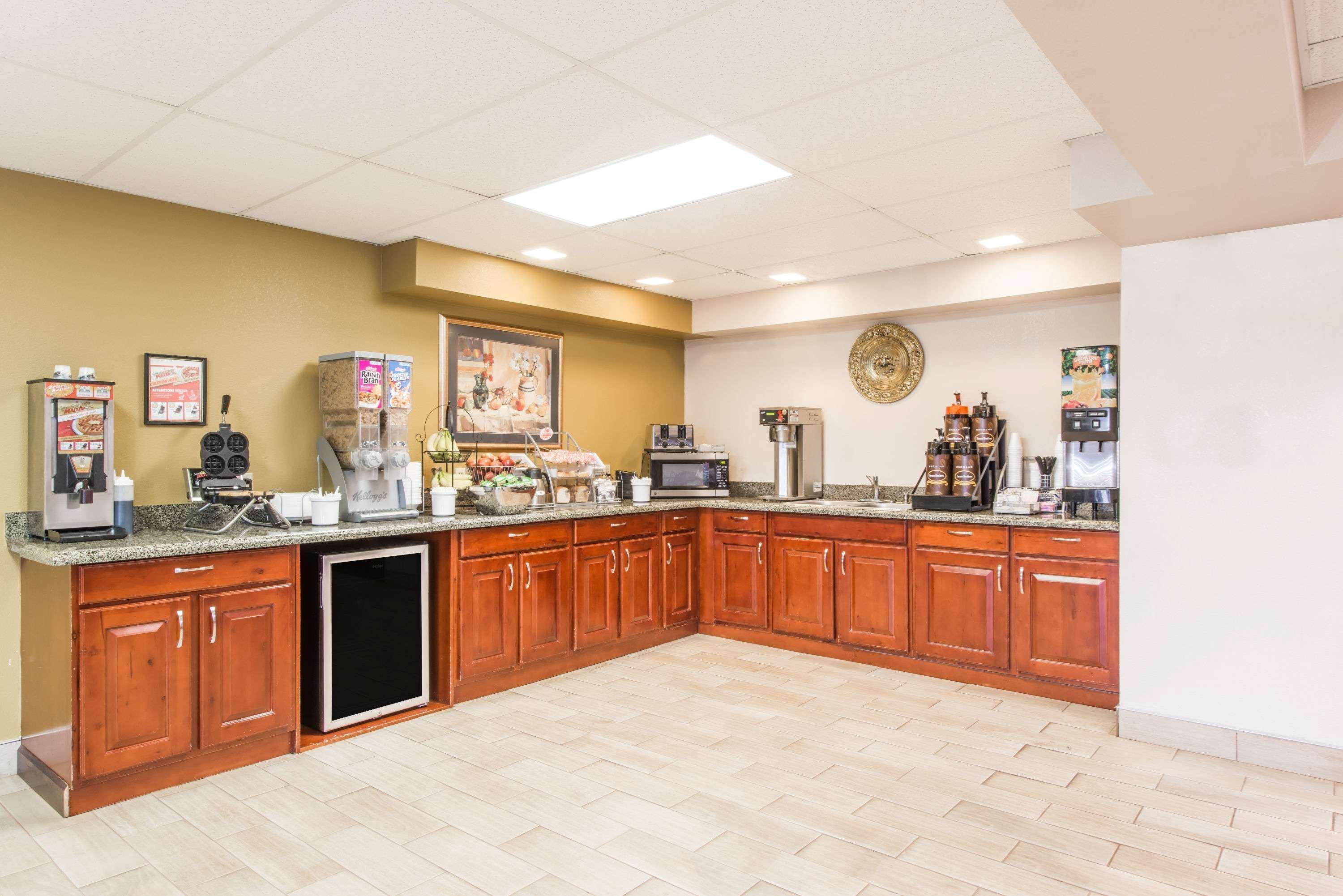 Super 8 By Wyndham Shepherdsville - Louisville South I65 Экстерьер фото