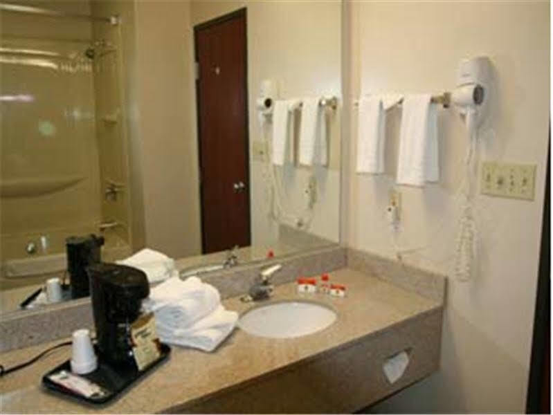 Super 8 By Wyndham Shepherdsville - Louisville South I65 Экстерьер фото